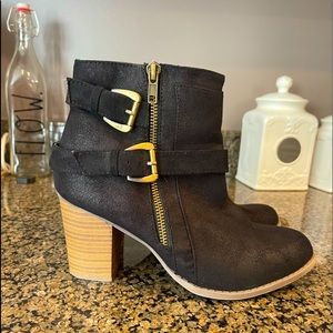 Women’s black ankle boots, size 8.5
